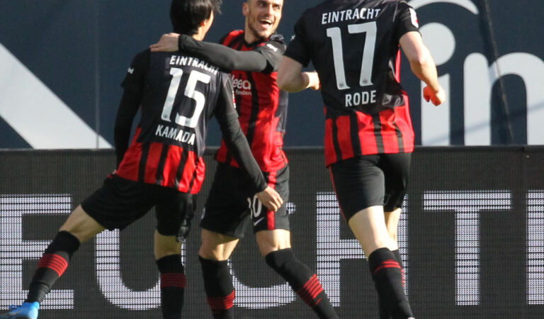 Bundesliga round-up: Bayern beaten as lead is cut to two points