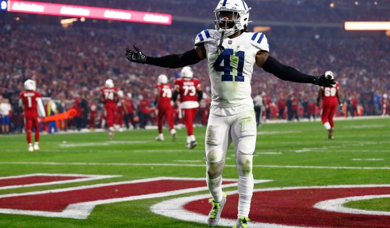 NFL Round-up: Week 16 brings festive cheer for some, misery for others
