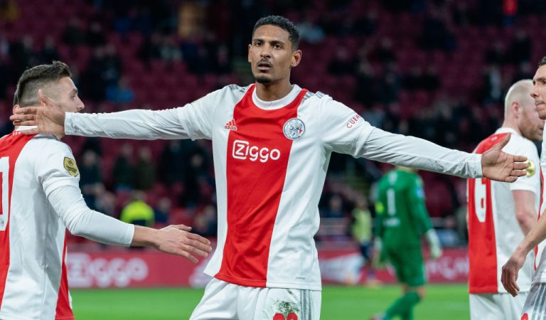 Eredivisie round up, week 21: PSV loss extends Ajax lead; Willem II end losing streak