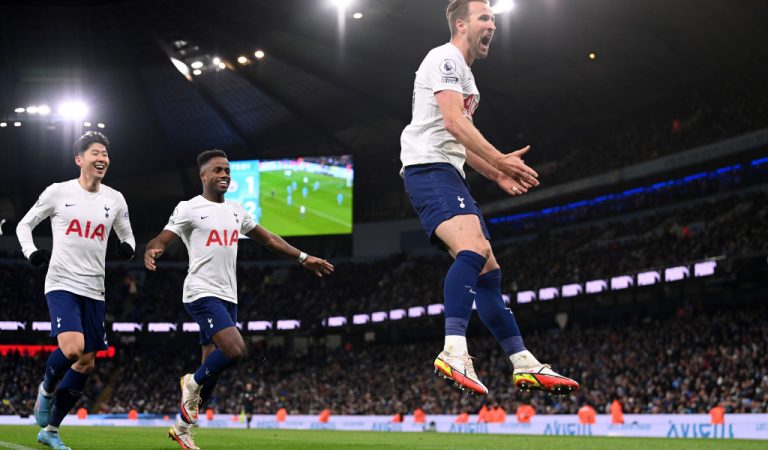 Premier League round-up, Matchday 26: Title race heats up as City stutter against Spurs